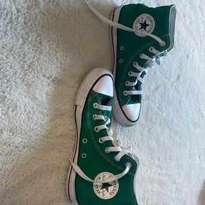 green converse women’s size 8